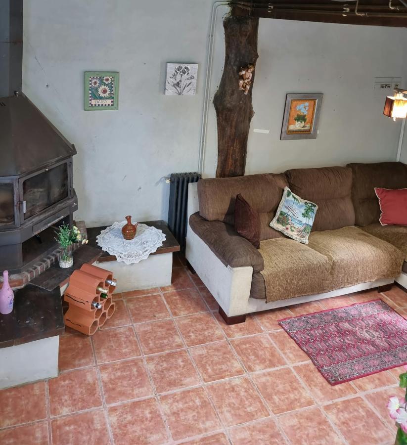 Corias Casona Junto Al Narcea Villa Exterior photo